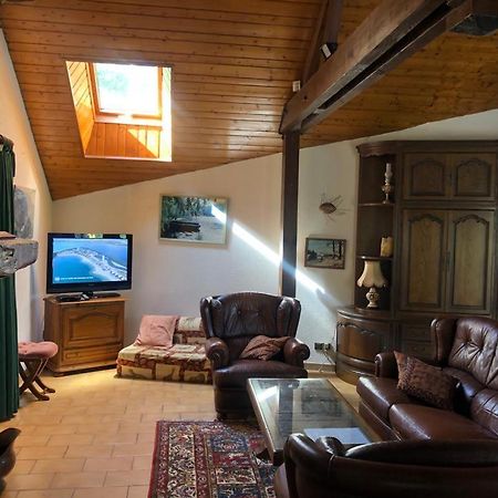 Maison/Gite Familial Dans Le Jura A 200M Du Lac Avec Piscine Privee Marigny  Eksteriør bilde