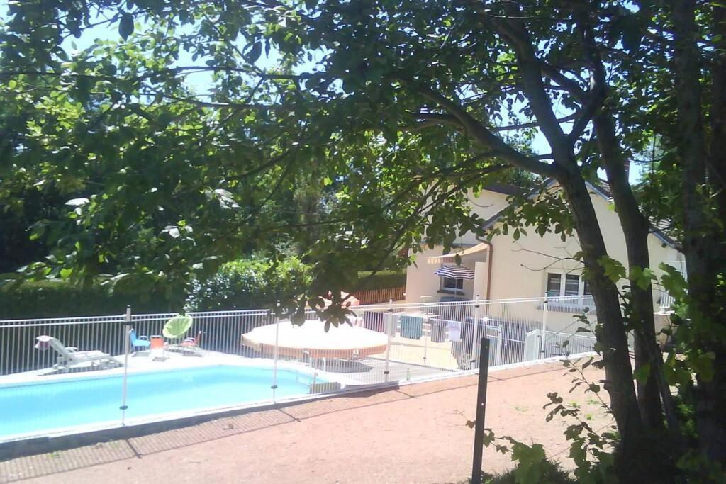 Maison/Gite Familial Dans Le Jura A 200M Du Lac Avec Piscine Privee Marigny  Eksteriør bilde
