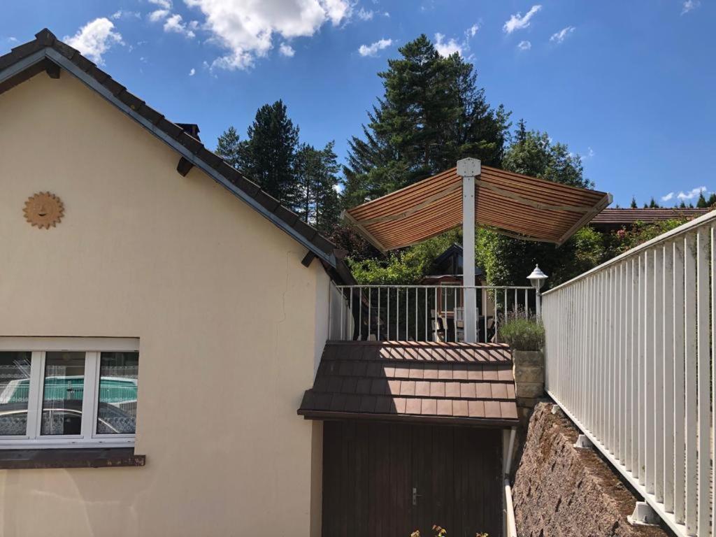 Maison/Gite Familial Dans Le Jura A 200M Du Lac Avec Piscine Privee Marigny  Eksteriør bilde