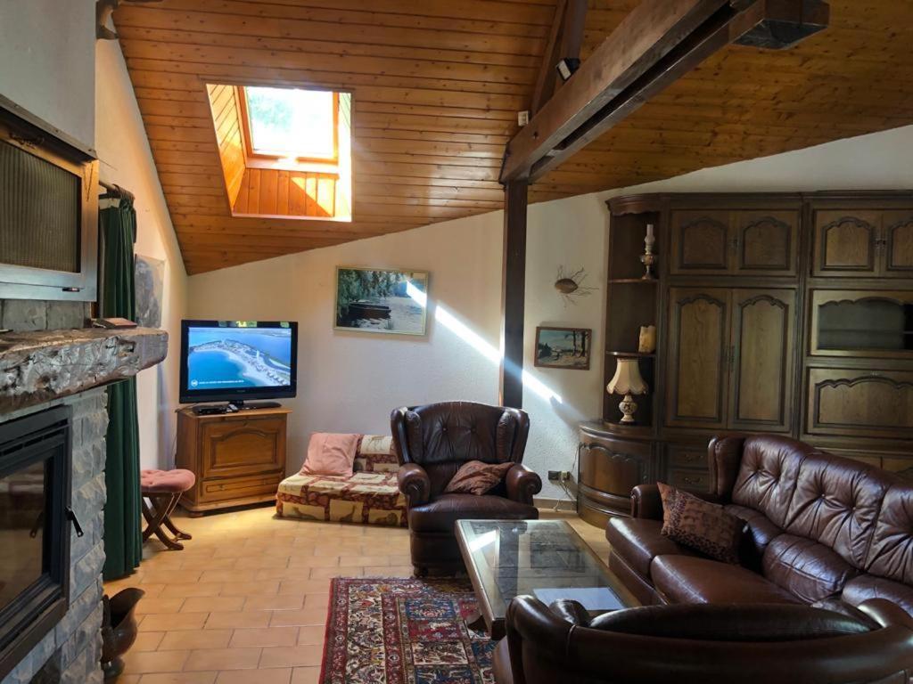 Maison/Gite Familial Dans Le Jura A 200M Du Lac Avec Piscine Privee Marigny  Eksteriør bilde